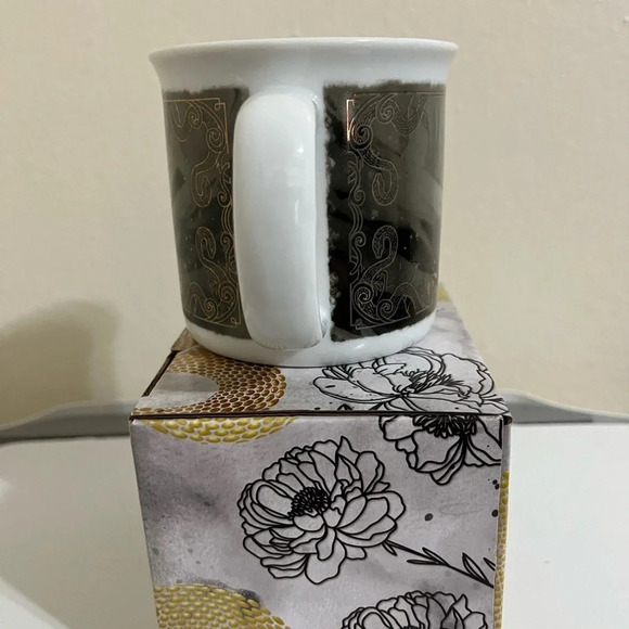 Fairyloot Kingdom of the Wicked Mug - Picture 5 of 6